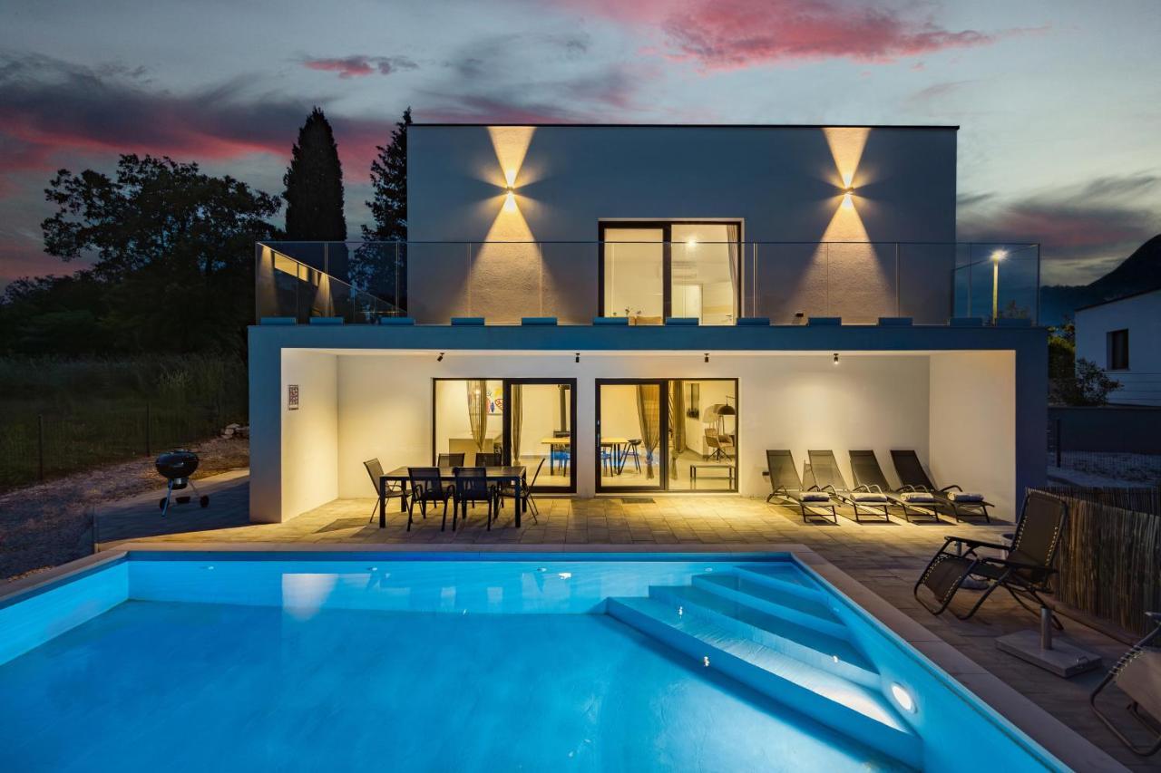 Villa Kalu 2 *