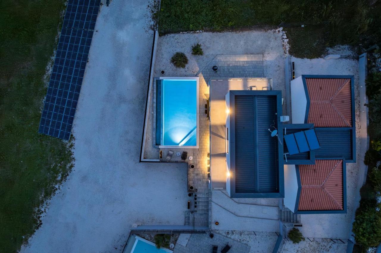 Villa Kalu 2 *